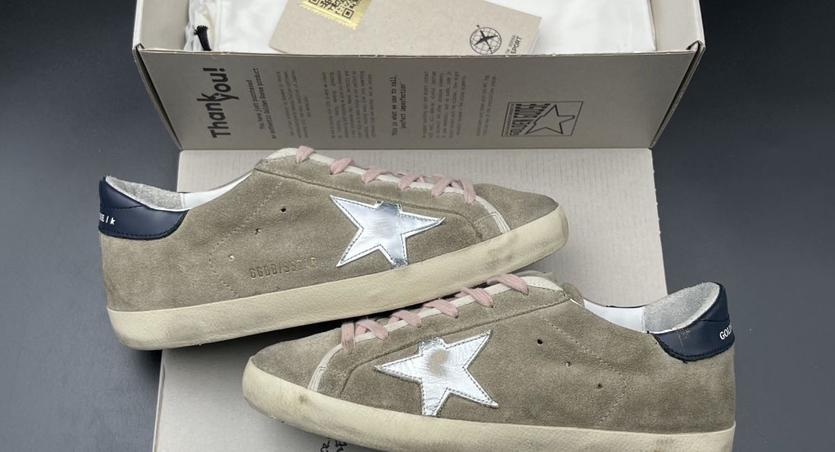 3247 Golden Goose 38