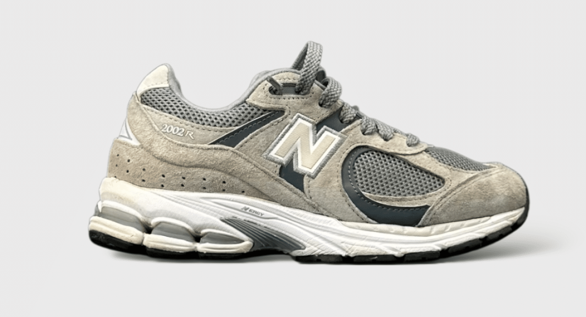 0000000248 New balance 2002 R // 37