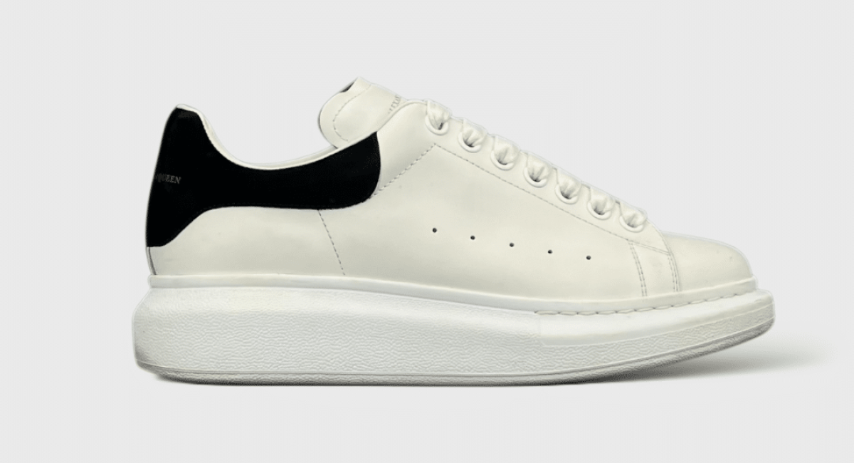 0000000352 Alexander Mcqueen Oversize Noir/Blanc 40