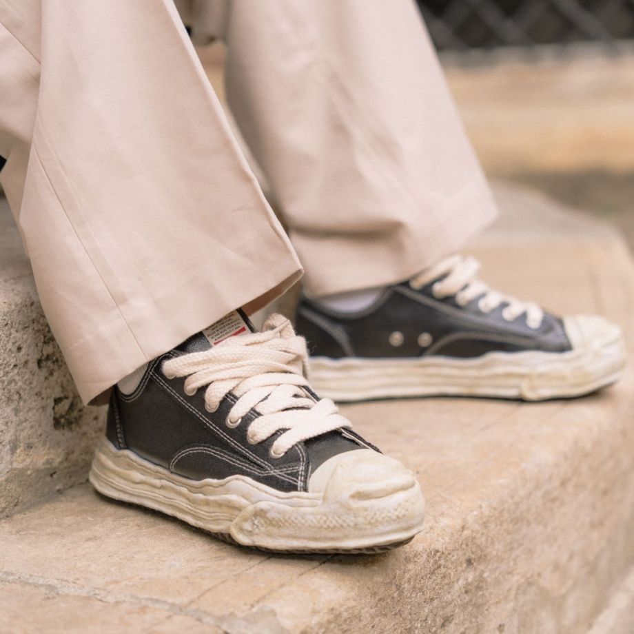 maison mihara yasuhiro peterson noir et blanc