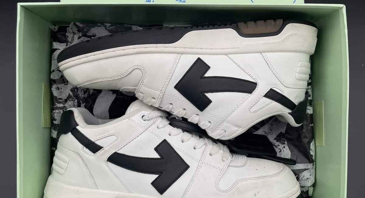 off white out of office blanc/noir 40